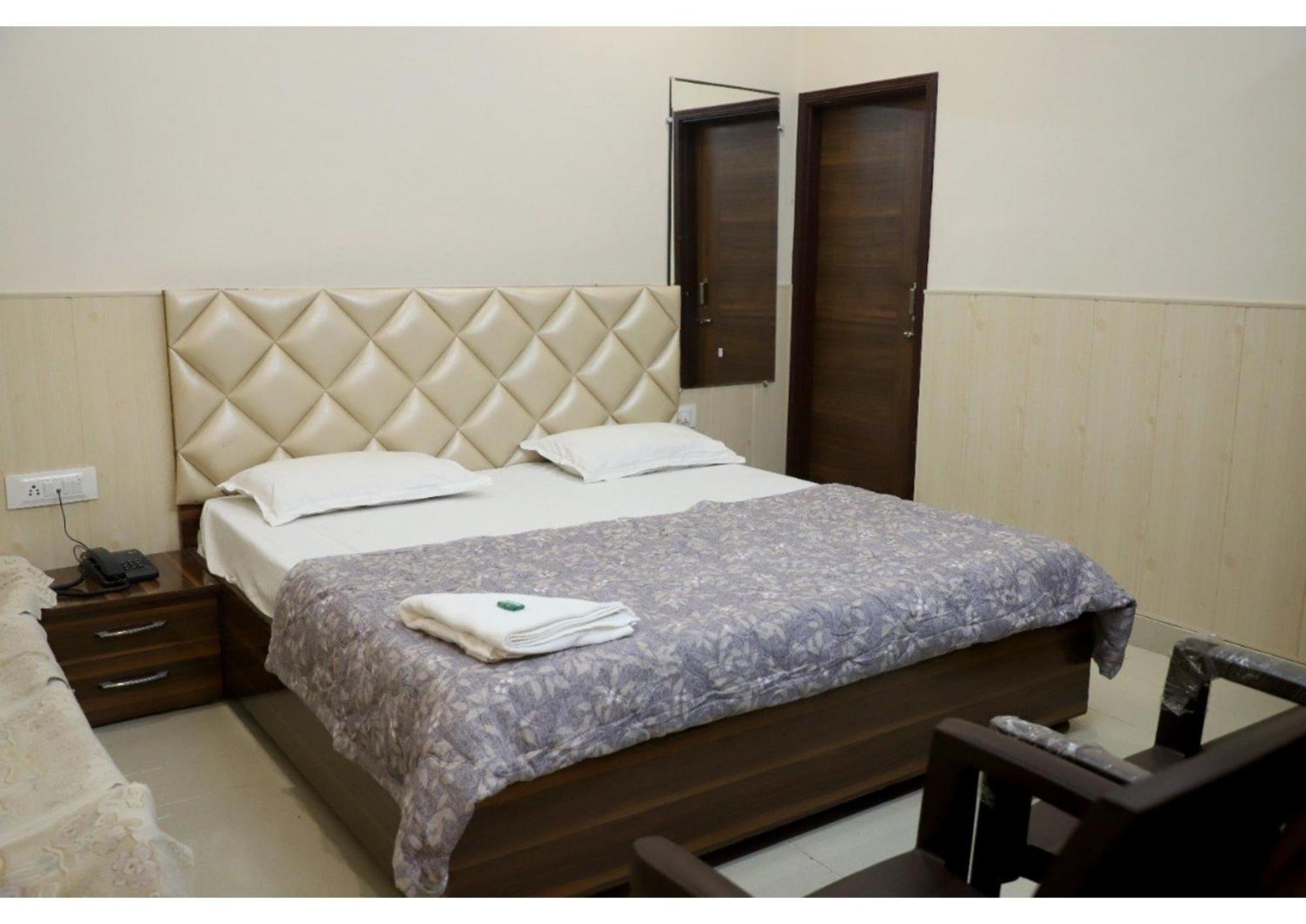 Rk Lodge Amritsar Zewnętrze zdjęcie